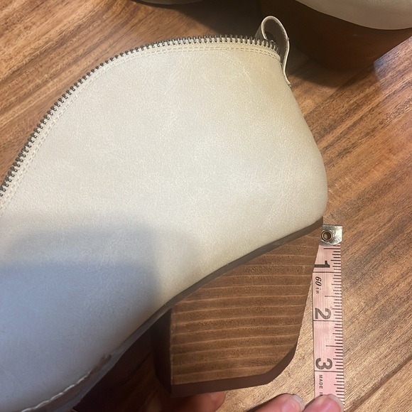 Coconuts by Matisse women’s 9.5 boots ankle booties beige off white zipper 3” - Picture 5 of 8